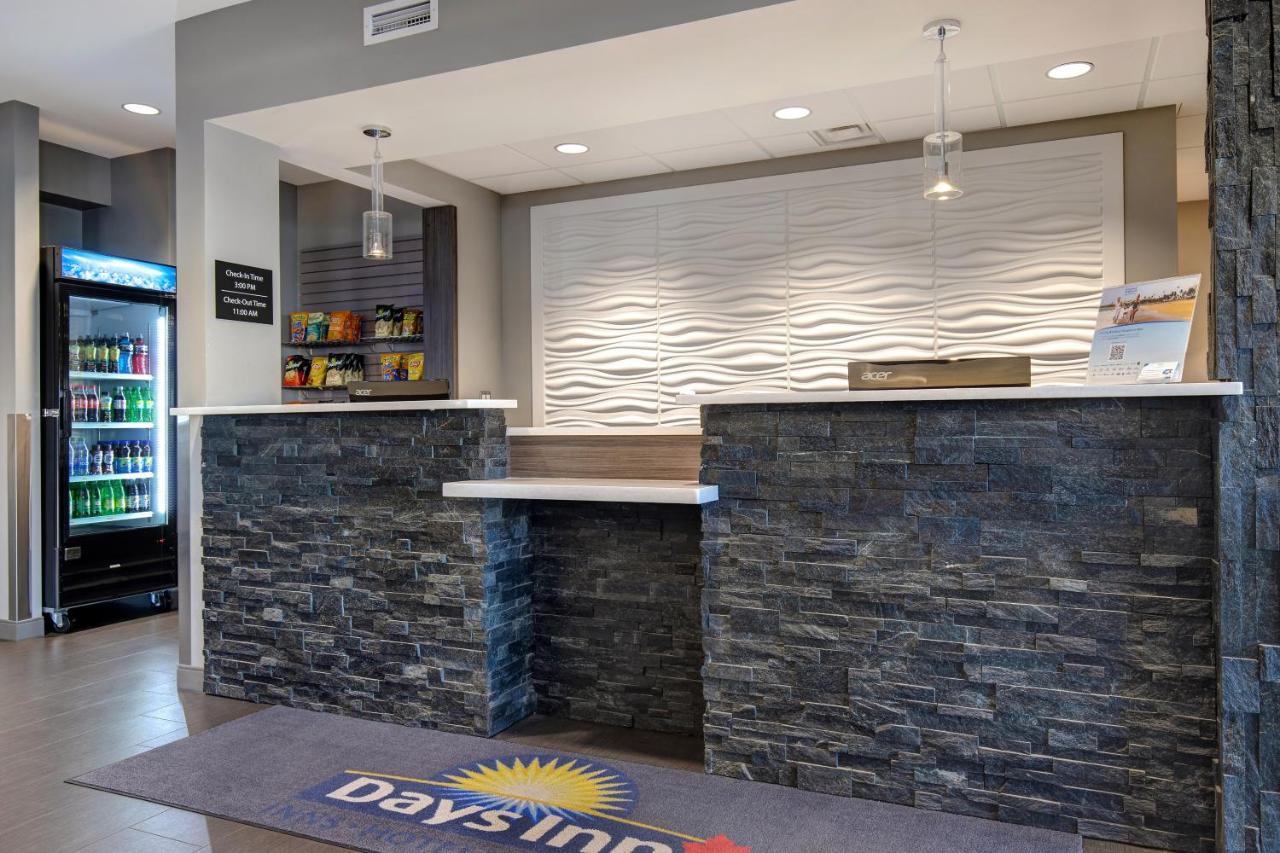Days Inn & Suites By Wyndham Warman Εξωτερικό φωτογραφία