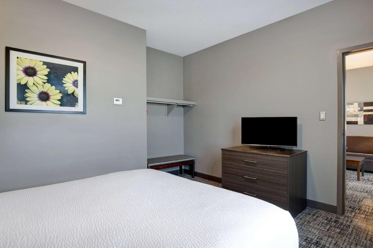 Days Inn & Suites By Wyndham Warman Εξωτερικό φωτογραφία