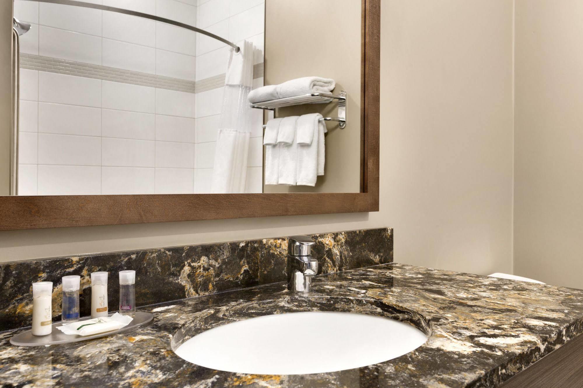 Days Inn & Suites By Wyndham Warman Εξωτερικό φωτογραφία